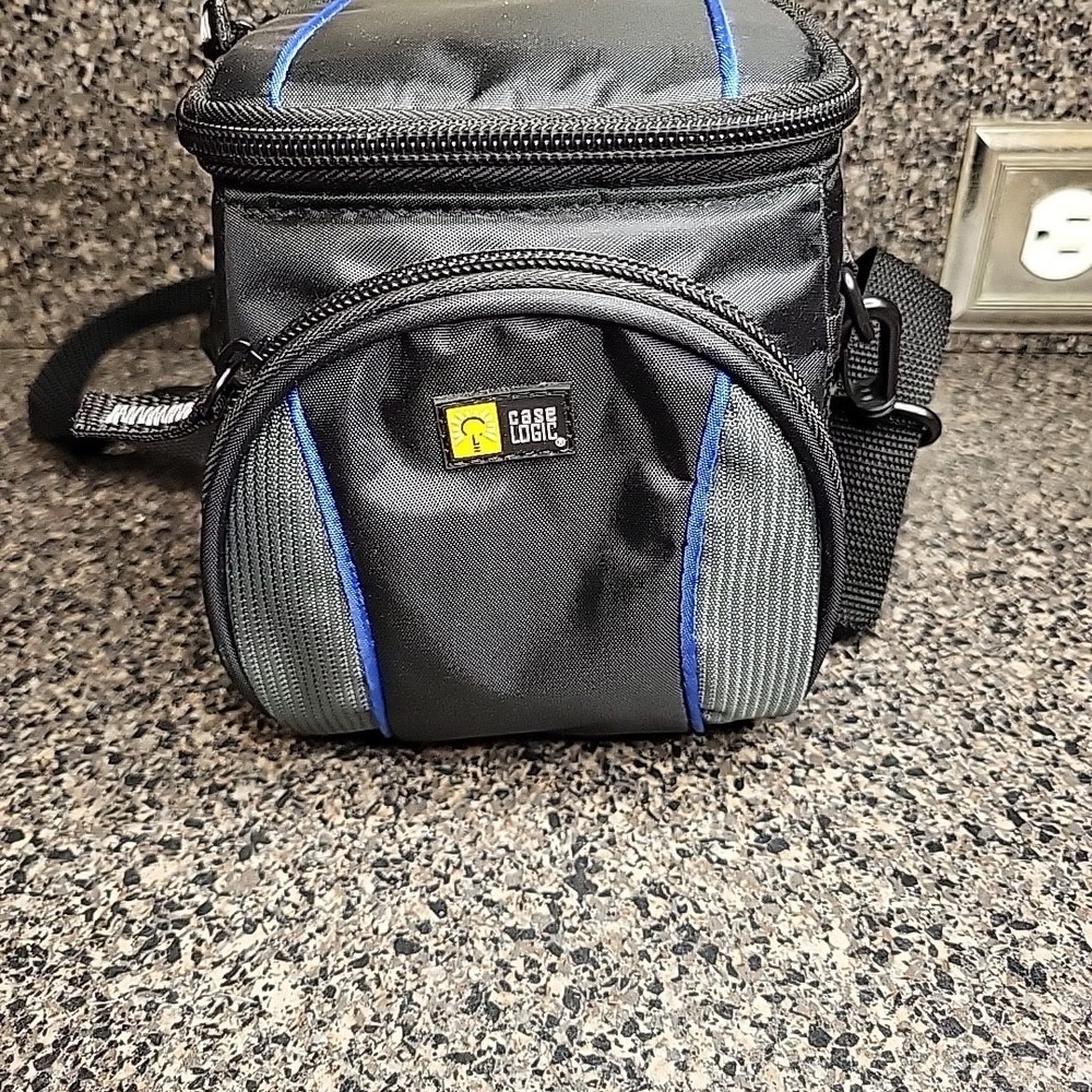 Case Logic Camera Case‎ 4 x 6 Black with Strap EUC